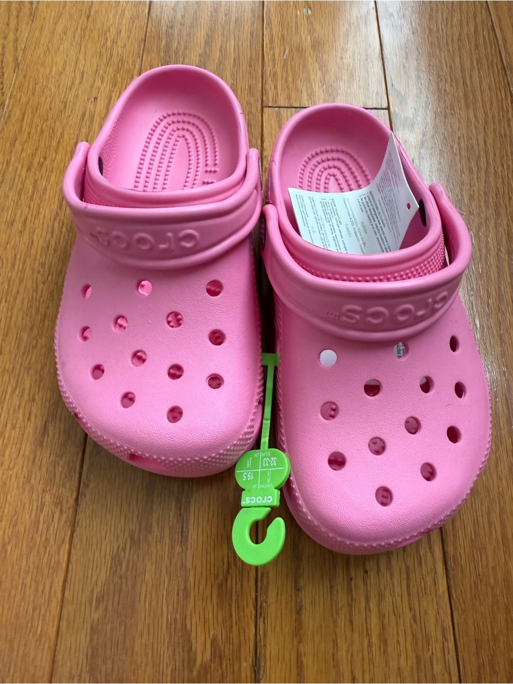 CROCS Kids Classic Clog in Bright Pink